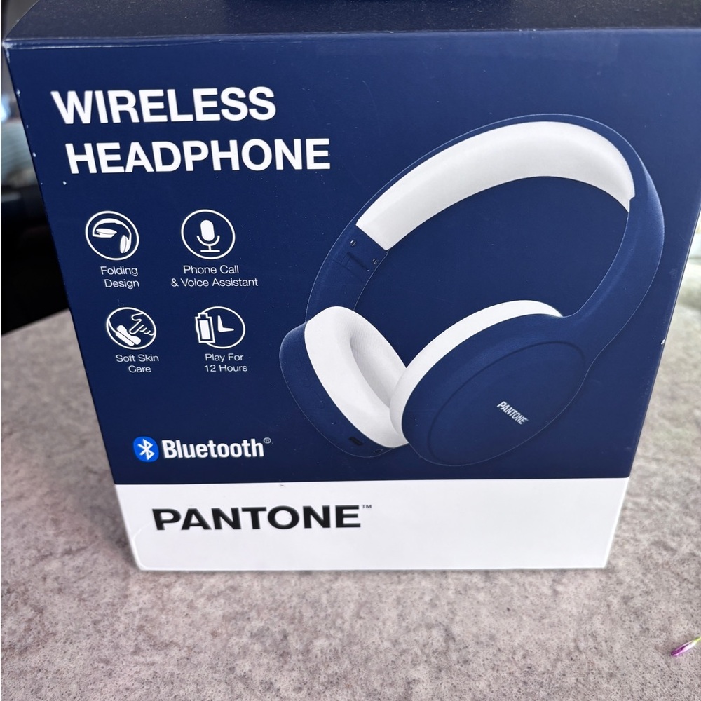 Pantone Wireless Over-Ear Headphones - Blue and White